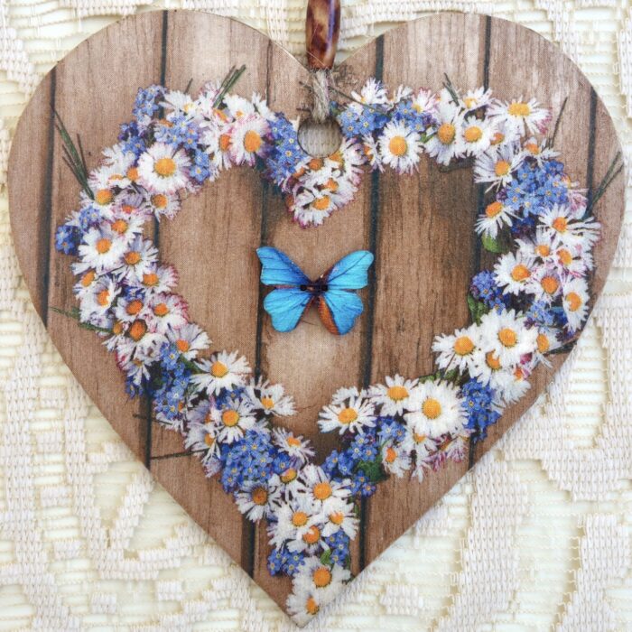 Decoupaged Wooden Heart Plaque - Daisy Wreath