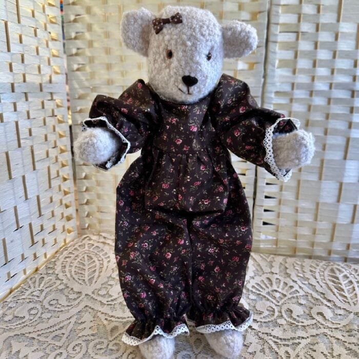 Collectable Artist Bear - Violet: 45cm in Cream boucle fabric - Image 4